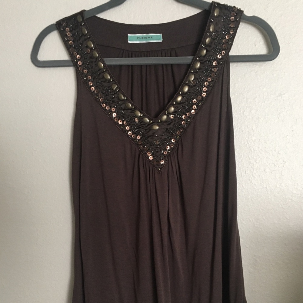 BP decorative flowing vneck top size medium